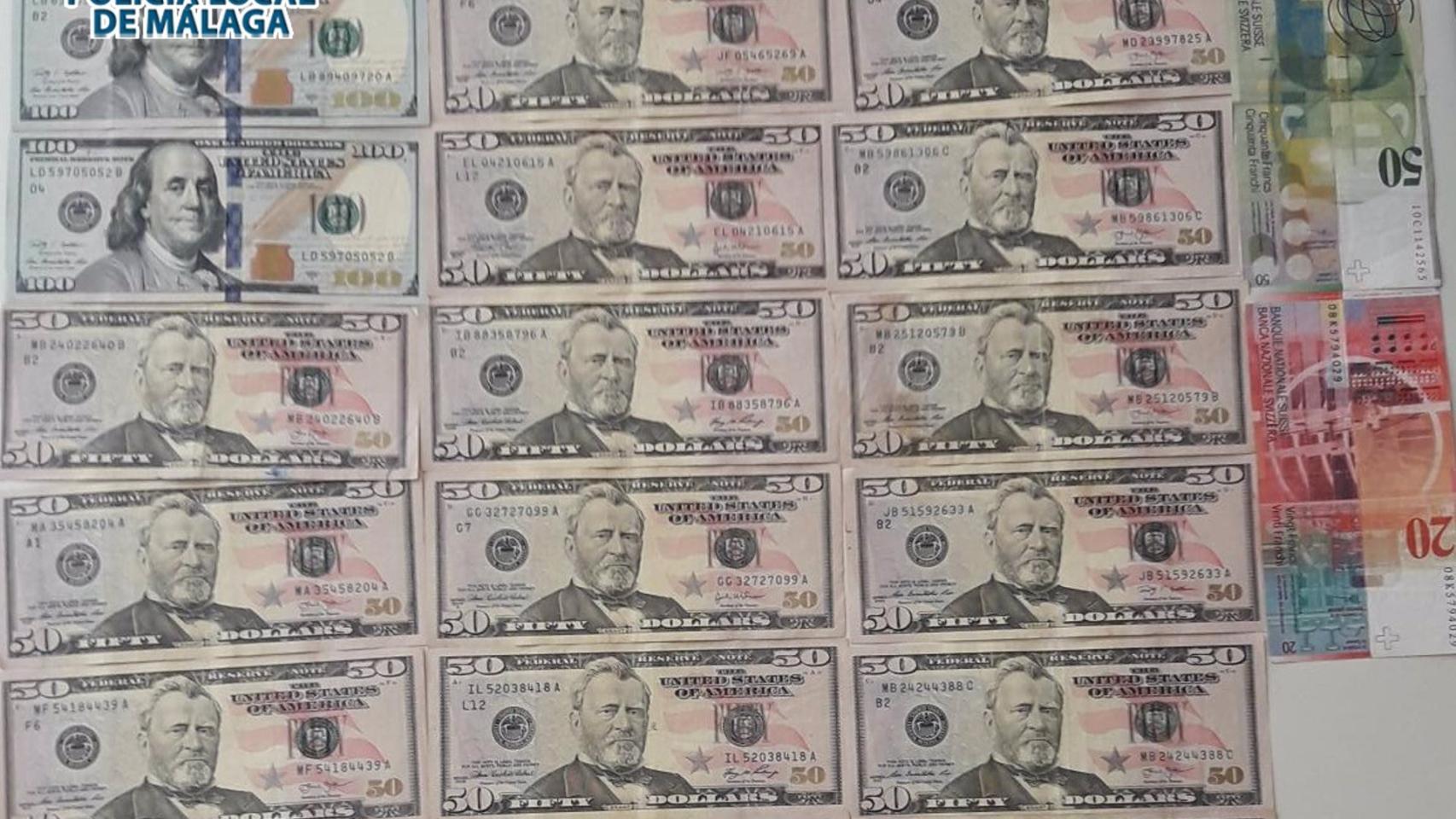 Los dólares americanos encontrados.