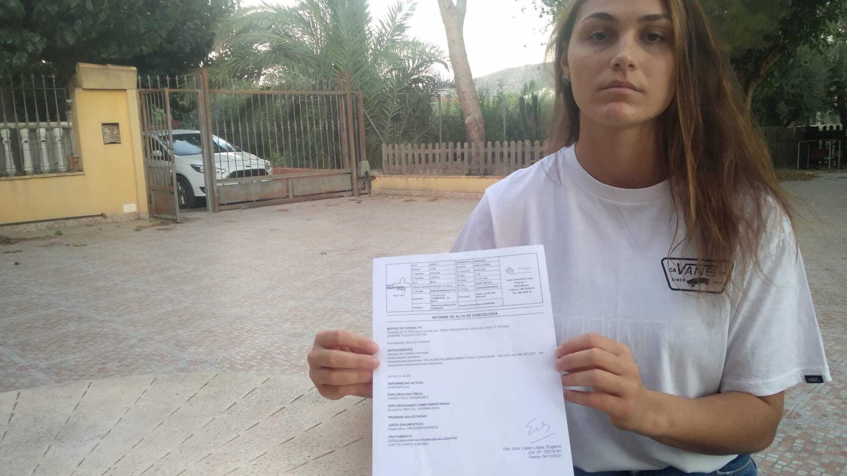 Alba, la joven a la que un ginecólogo diagnosticó homosexualidad: Tiene más reclamaciones
