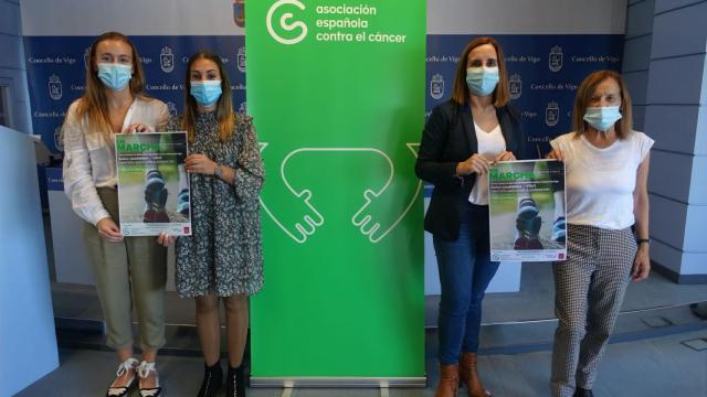 La AECC presentó esta mañana en el Ayuntamiento de Vigo la iniciativa Rutas Saludables