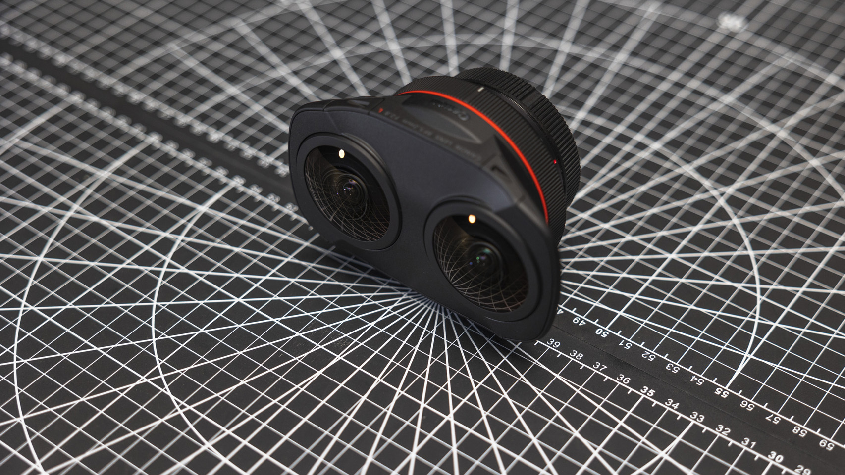 Objetivo RF 5.2 mm F/2.8L