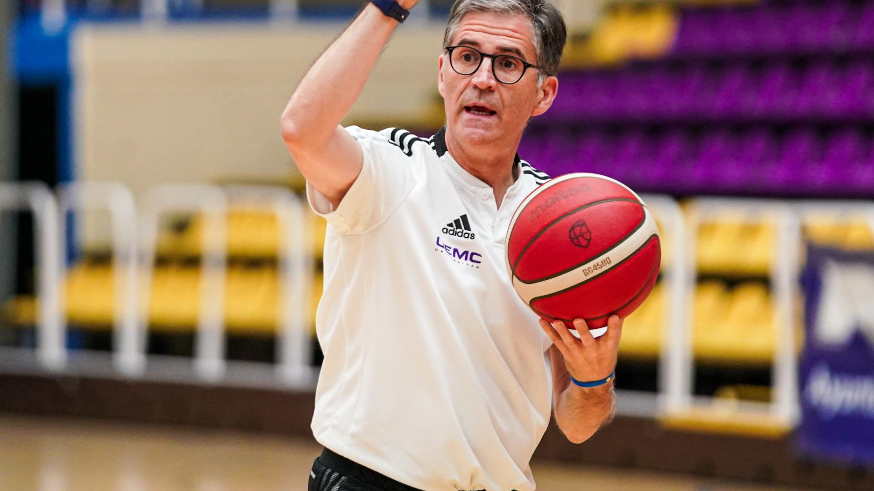 Roberto González, técnico del UEMC Real Valladolid