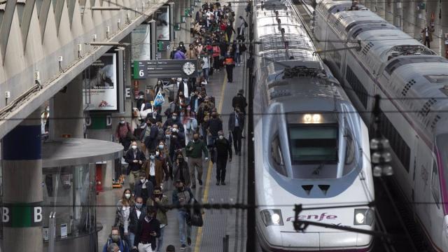 Renfe ha devuelto 69.451 billetes de AVE, Larga y Media distancia por la huelga. EP