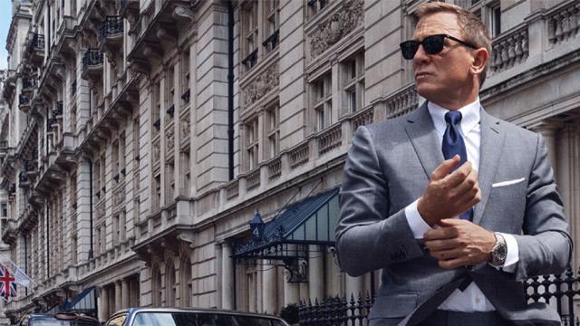 Daniel Craig con su Omega, en una escena de 'Sin tiempo para morir'.