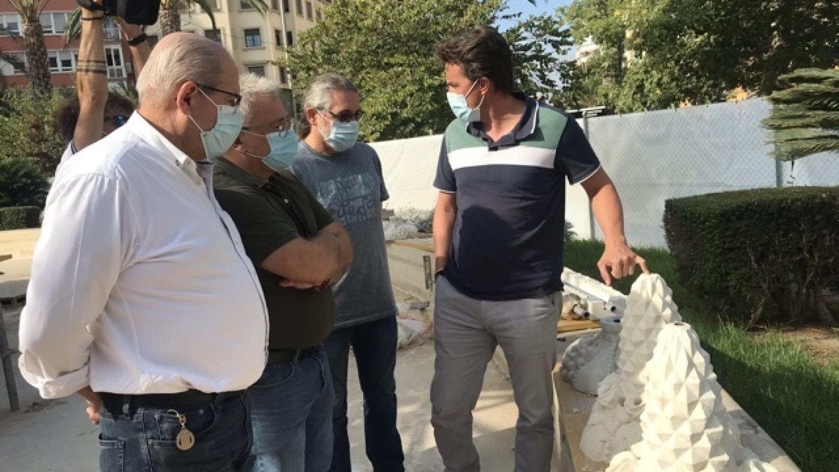 Las obras de la fuente de la Plaza de los Luceros avanzan a muy buen ritmo según el Ayuntamiento.