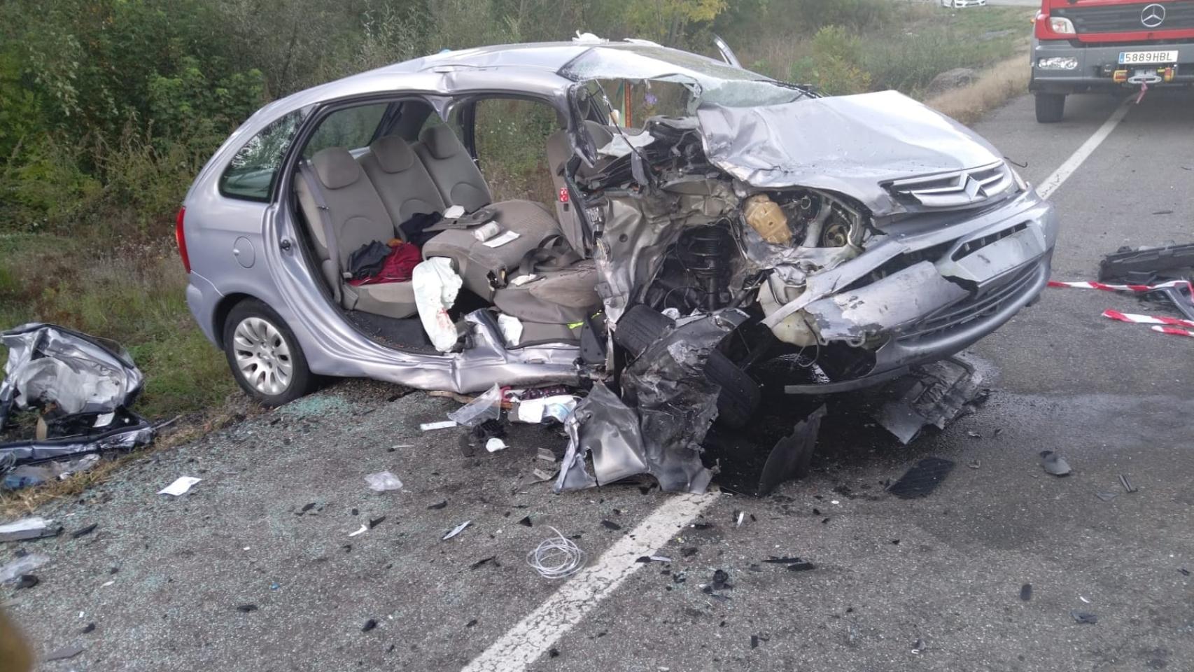 Turismo en el que quedó atrapada una mujer en estado grave - Ayto Ponferrada