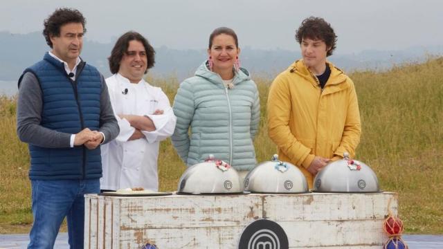 Los chefs durante la prueba de las polémicas.