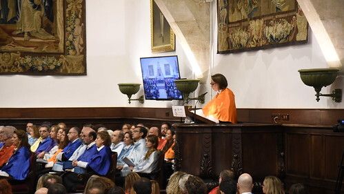 La secretaria general iberoamericana, la costarricense Rebeca Grynspan, interviene en el Paraninfo de la USAL durante su investidura como doctora honoris causa en octubre de 2018