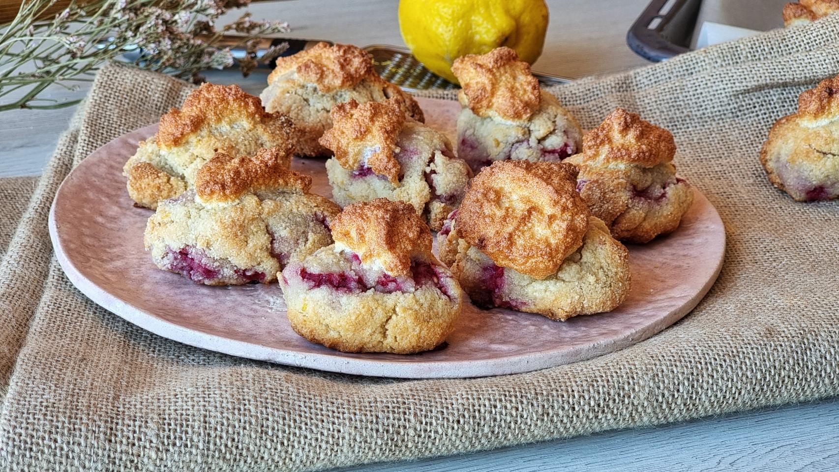 Galletas de almendra y frambuesa sin gluten, receta de ricciarelli