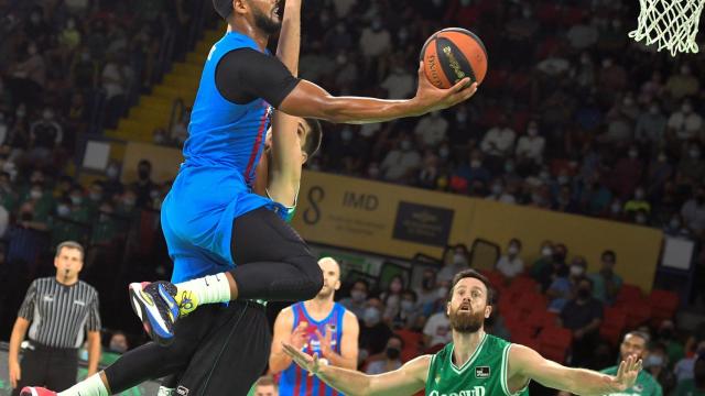 Brandon Davies, en el Real Betis - Barcelona