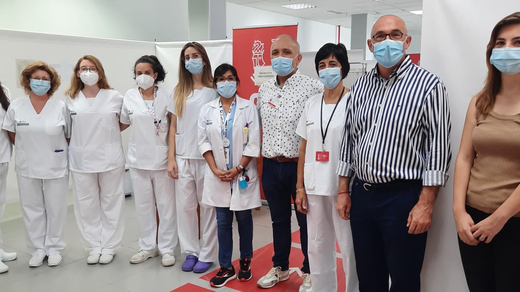 Los equipos de vacunación, como estos de Alicante, han recibido este fin de semana la distinción de la Generalitat.