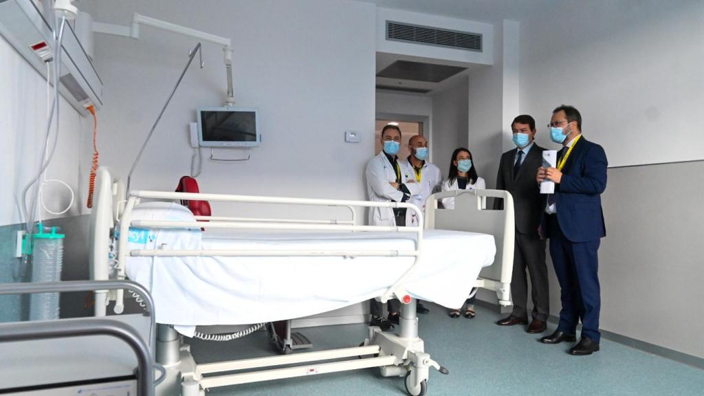 Imágenes de la visita de Fernández Mañueco al nuevo Hospital de Salamanca