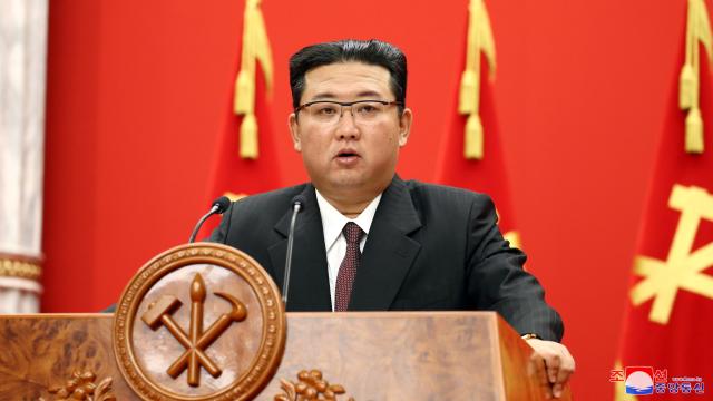 Kim Jong-un durante su discurso con motivo del 76 aniversario del Partido de los Trabajadores.