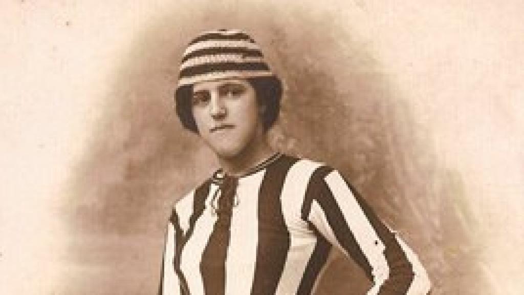 Nita Carmona vestida de futbolista en un Carnaval de Málaga.