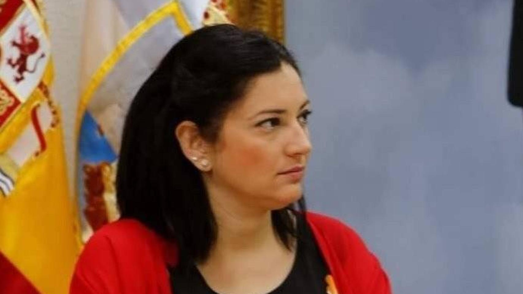 Una edil de Torrevieja expulsada de Vox se presenta a una oposición en su propio ayuntamiento