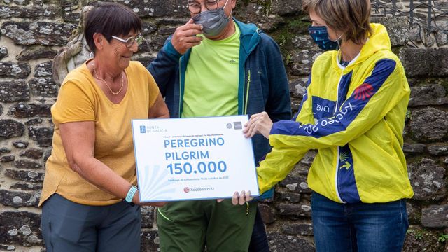 La peregrina 150.000, Marie Boileau, acompañada por su marido.