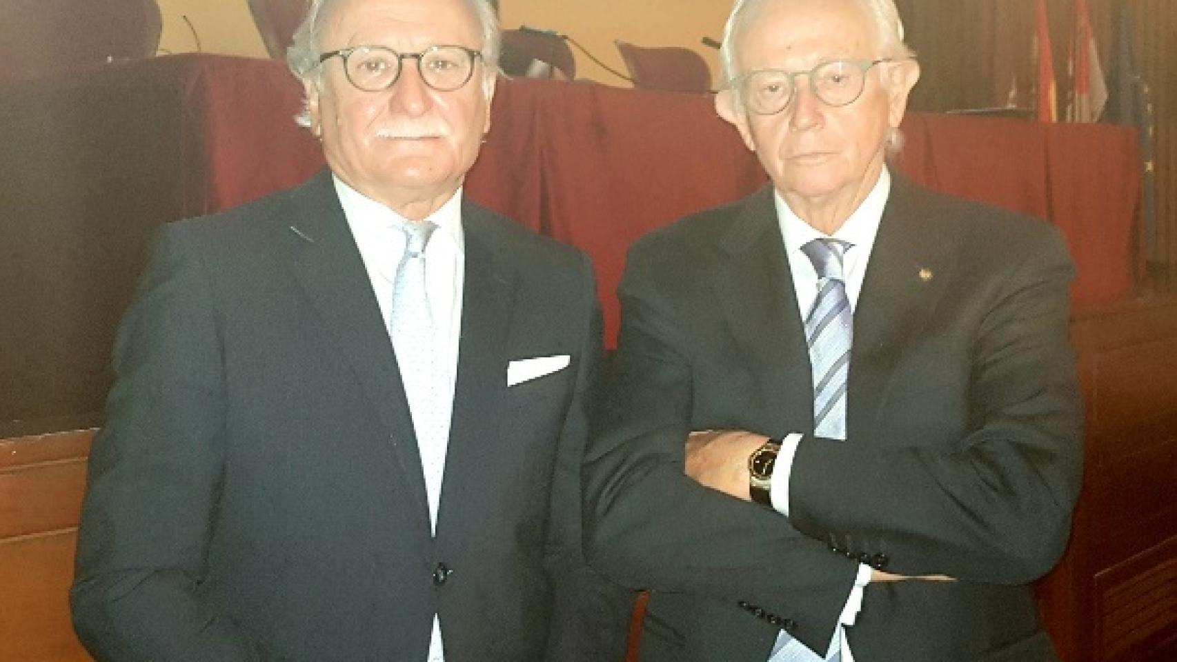El cirujano taurino Fernando Carbonell junto a un compañero de profesión, el doctor Antonio Mateo