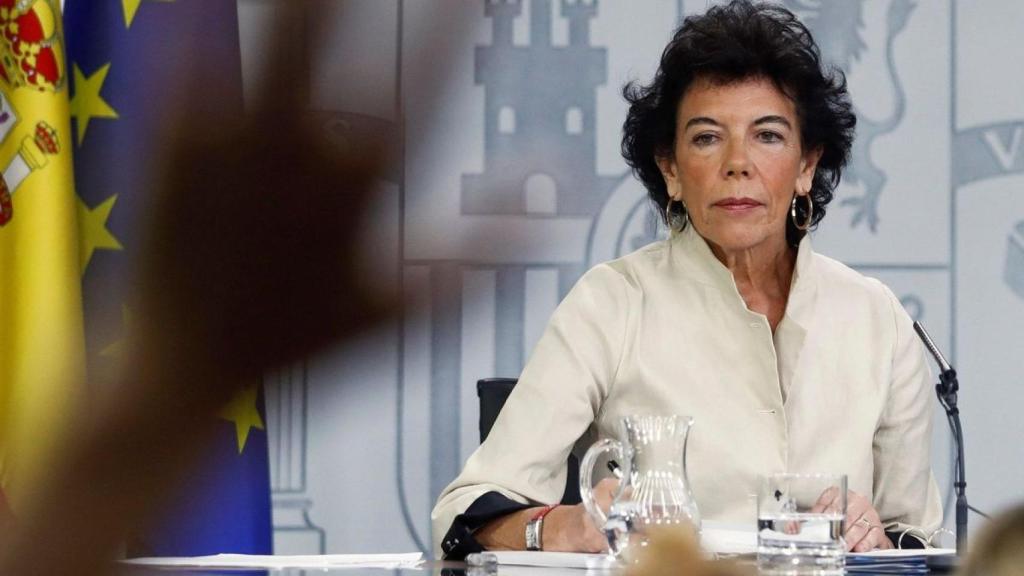 La exministra de Educación Isabel Celaá, durante una rueda de prensa.