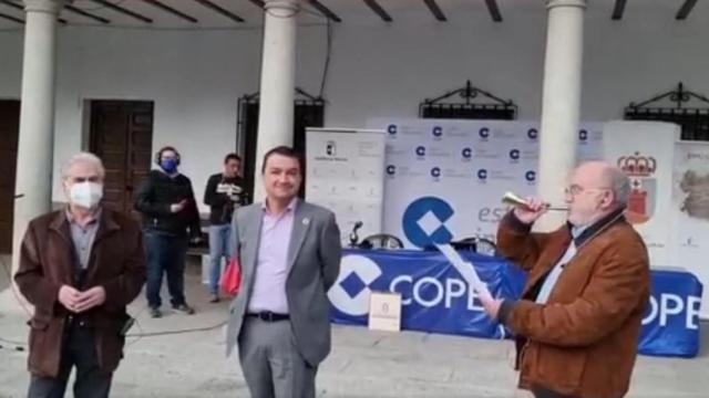 El consejero de Agricultura, Francisco Martínez Arroyo, un sábado más en el programa de César Lumbreras.