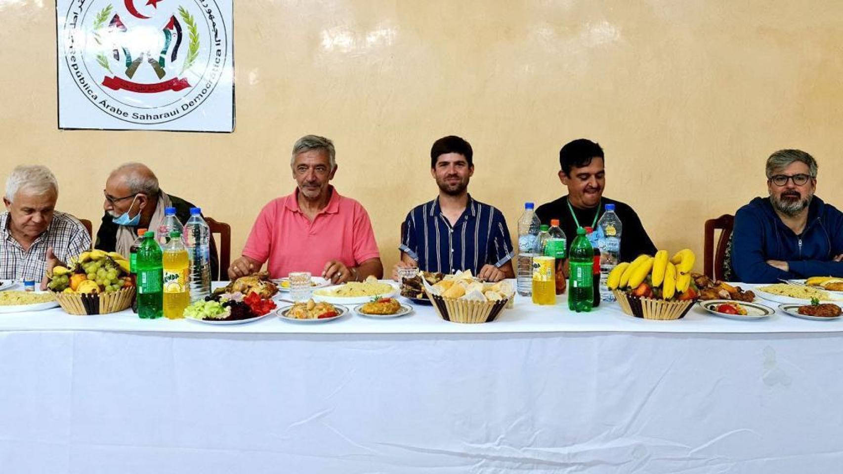 La 'delegación nacionalista' reunida con el líder del Frente Polisario, Brahim Ghali.