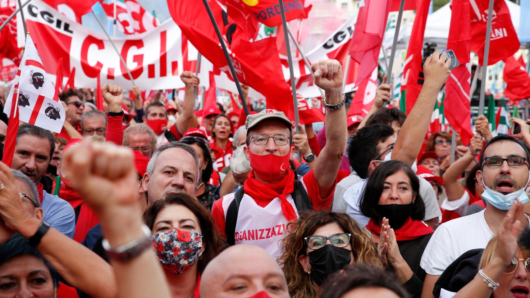 Roma protesta contra el fascismo en la calle.