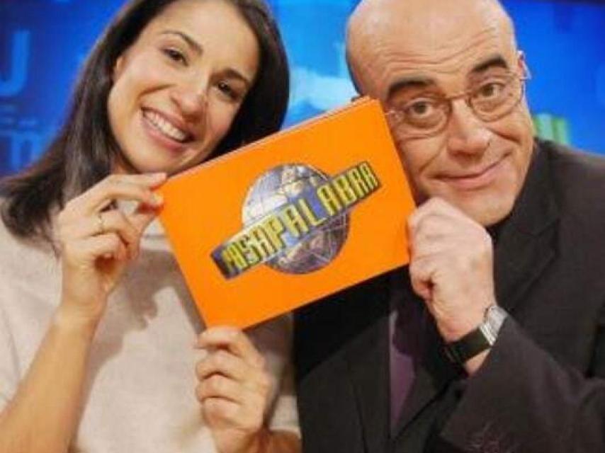 Silvia Jato, en 'Pasapalabra', junto a Costantino Romero.
