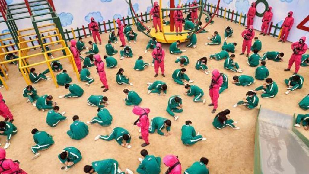 Una de las escenas de la serie 'El juego del calamar', el mayor éxito de Netflix hasta la fecha.