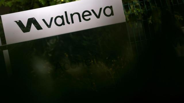 Bruselas firma un contrato para adquirir la vacuna contra la Covid-19 de Valneva