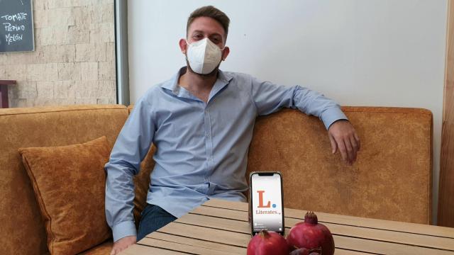 Adrián Mazón, es uno de los impulsores de la cuenta Literates.