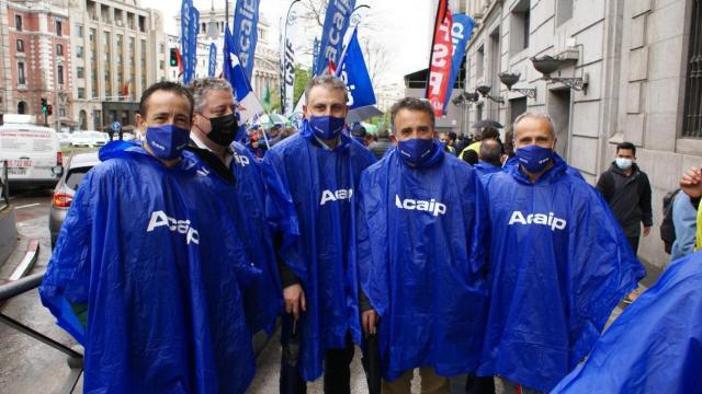Trabajadores de la cárcel de Topas,  durante su participación en una concentración de protesta en Madrid