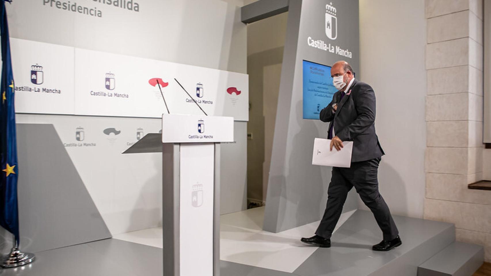 José Luis Martínez Guijarro a su llegada a la conferencia de prensa.