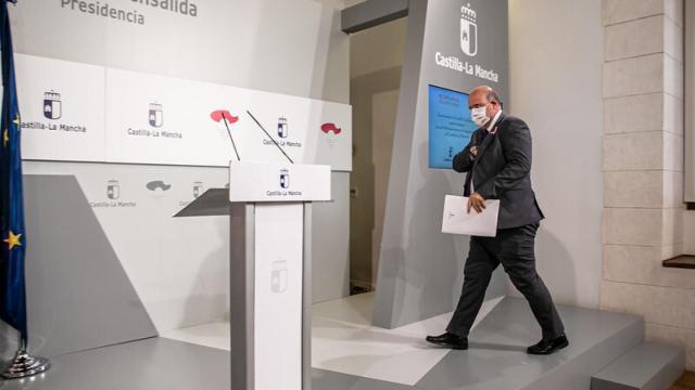 José Luis Martínez Guijarro a su llegada a la conferencia de prensa.