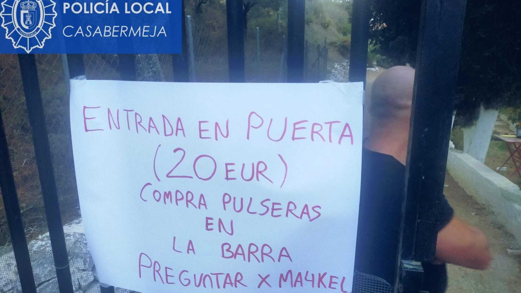 Una imagen de la entrada a la fiesta donde anunciaban el precio de las entradas.