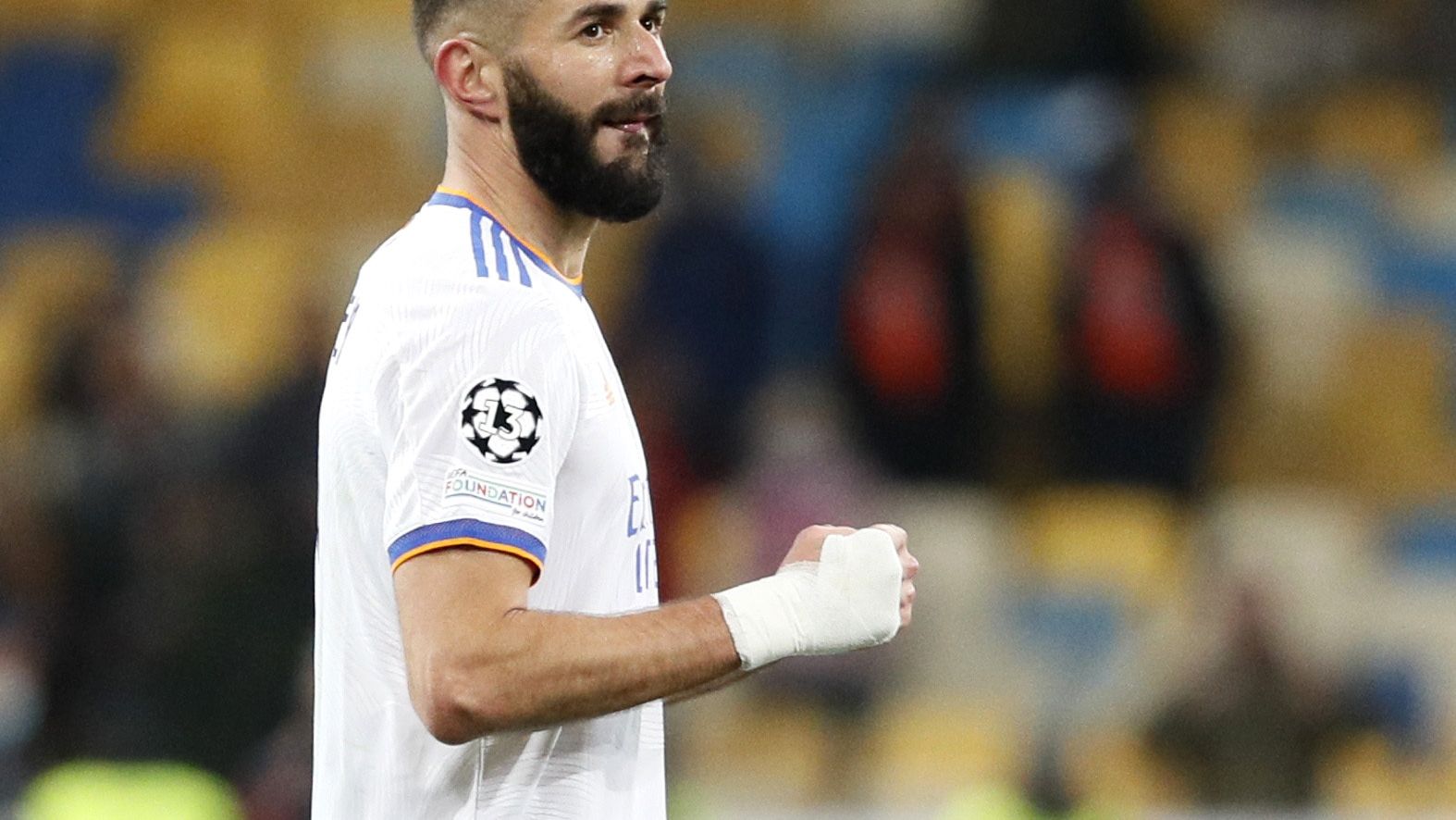 Karim Benzema celebra su gol al Shakhtar Donetsk