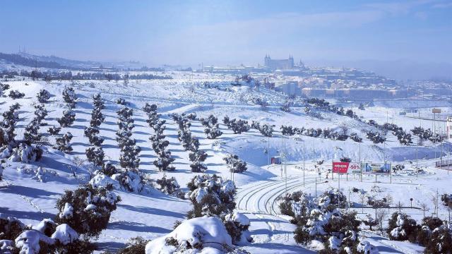 Toledo nevado por la borrasca 'Filomena' el domingo 9 de enero desde el barrio del Polígono