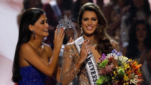 Imagen de archivo de Miss Francia siendo coronada Miss Universo en 2017.