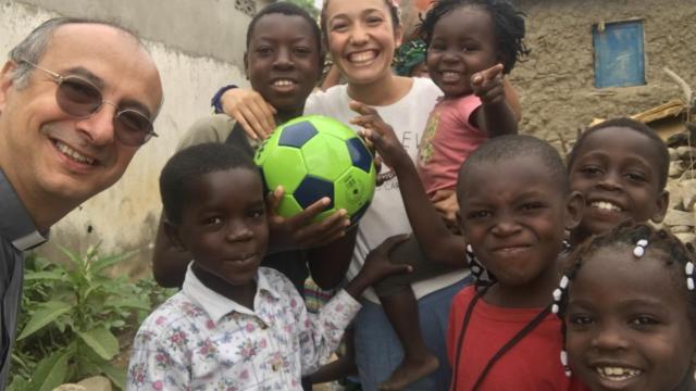 Marta Ferrero durante su tarea misionera en Angola