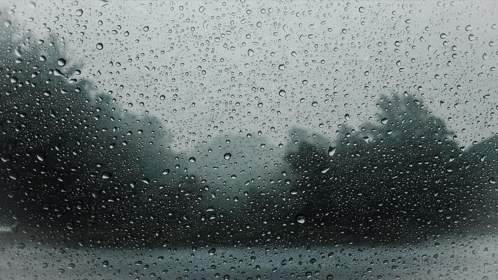 Lluvias de más de 90 litros por metro cuadrado obligan a cortar varias carreteras de la Vega Baja