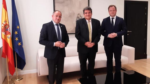 El ministro Escrivá se pone manos a la obra para crear un centro de refugiados en Albacete