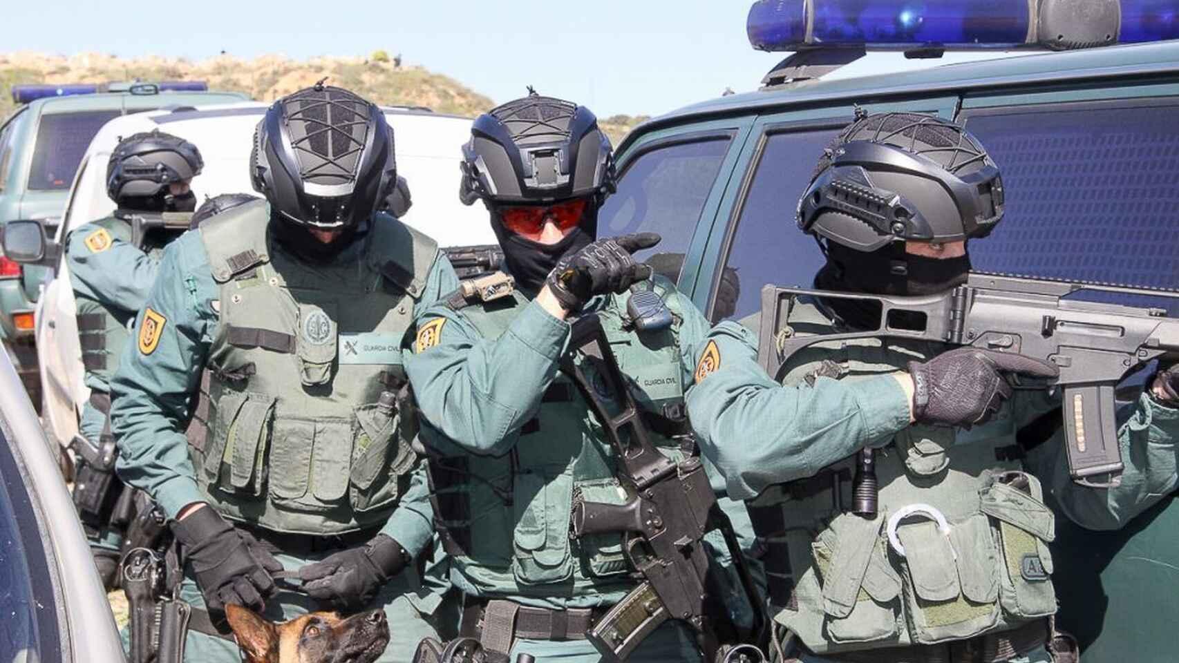 Efectivos del Grupo de Acción Rápida de la Guardia Civil.