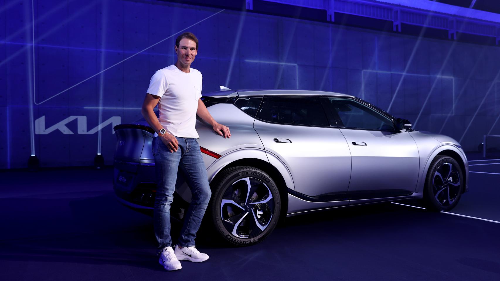 Rafa Nadal ya conduce un coche eléctrico; así es el Kia EV6 que disfruta el tenista en Mallorca