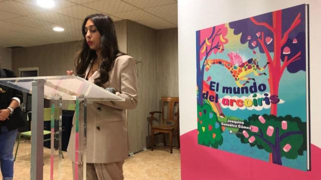 Joaquina González, en la presentación de su libro este viernes en Los Palmerales de Elche.