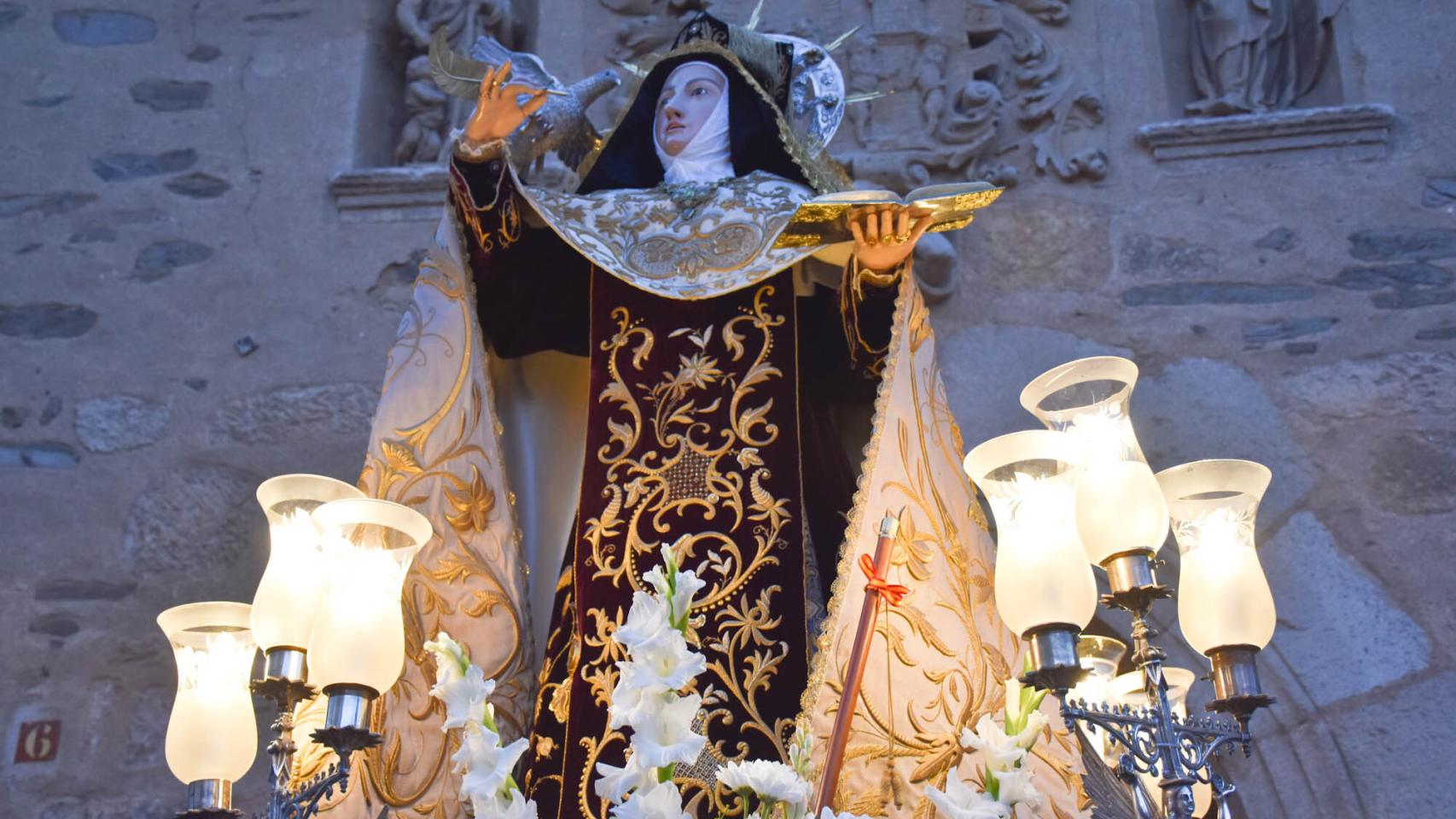 Imágenes de la entrada en clausura de Santa Teresa en Alba de Tormes