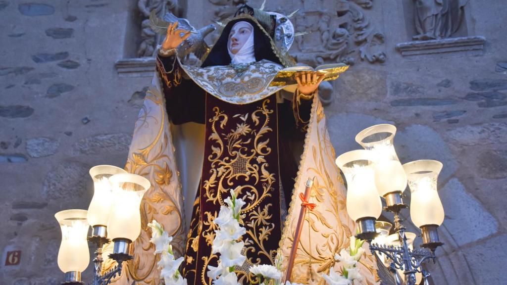 Imágenes de la entrada en clausura de Santa Teresa en Alba de Tormes