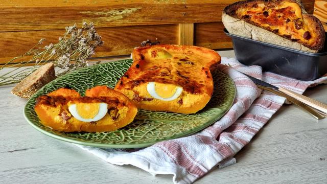 Quiche de calabaza y huevo, con pastrami, dentro de la propia calabaza.