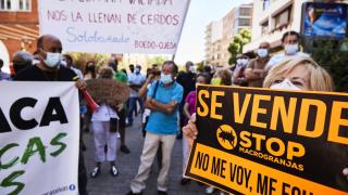 Manifestación en contra de las macrogranjas