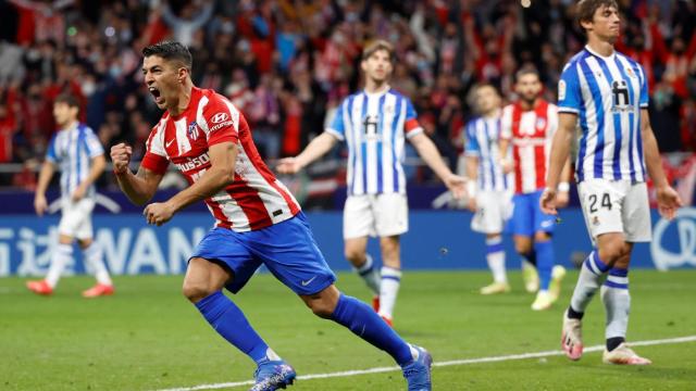 Luis Suárez celebra uno de los goles ante la Real Sociedad