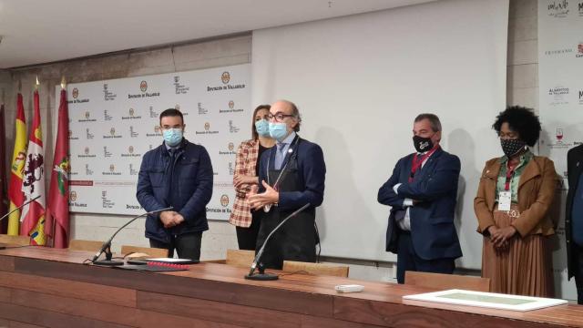 El consejero de Cultura y Turismo, Javier Ortega, tras recibir la mención ‘Sumiller de Honor de Castilla y León’