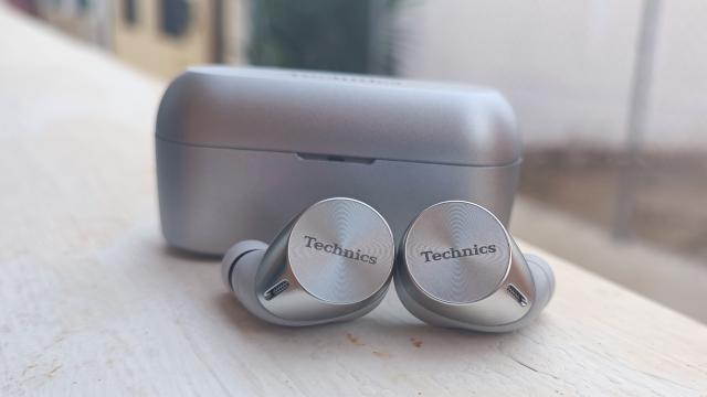 Technics AZ60