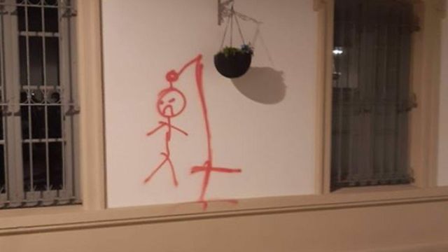 Pintada en una calle de Lugo.