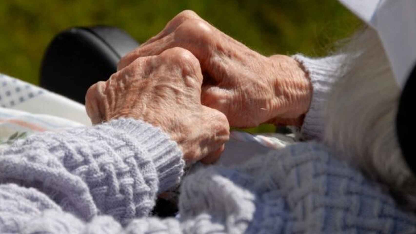 Muchas mujeres mayores de 60 años sufren en silencio la violencia machista.